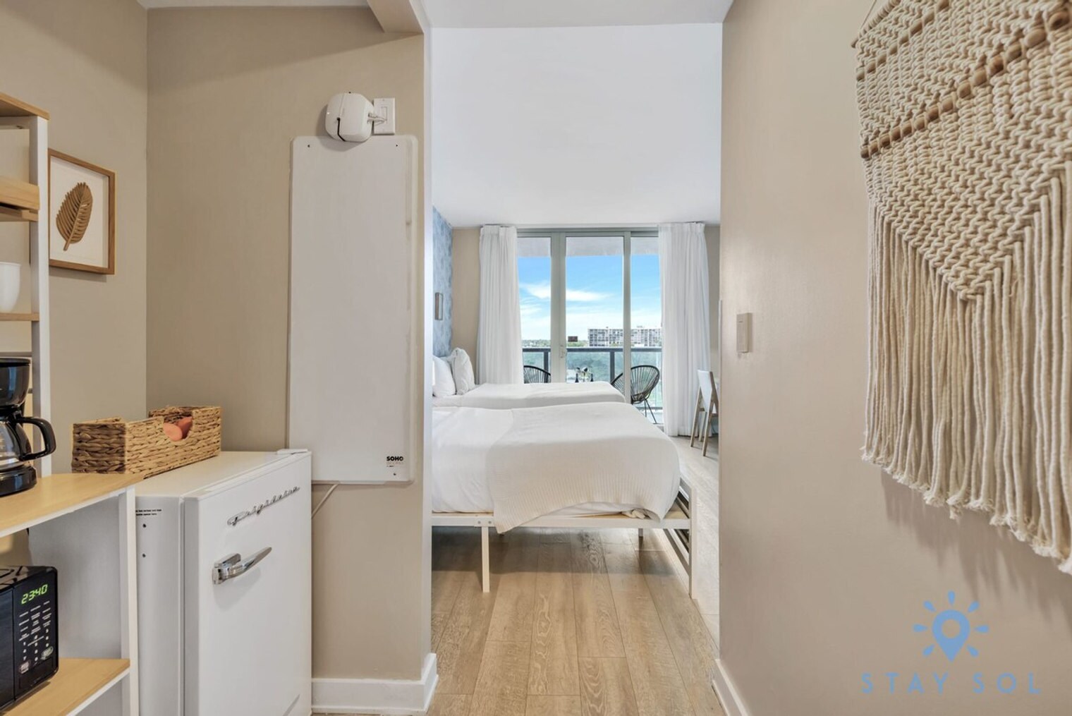 Building Photo - 2602 E Hallandale Beach Blvd