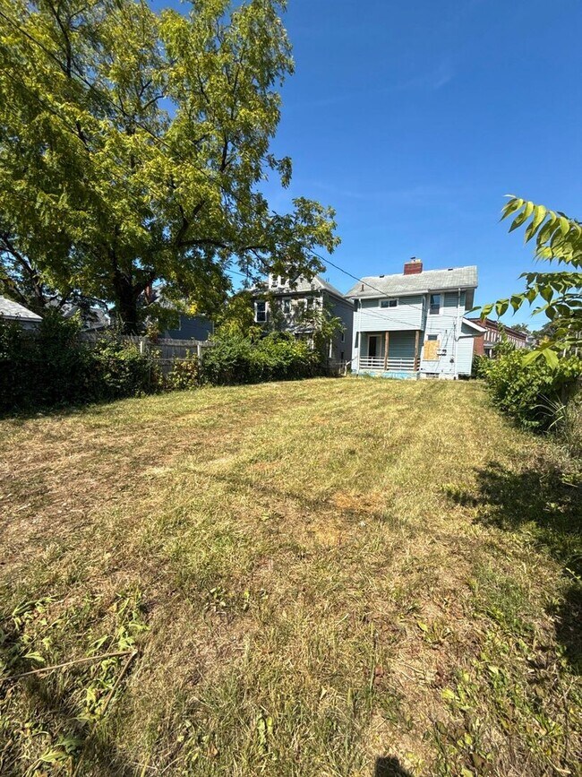 Building Photo - Move-In Ready 3 Bedroom Home w/ Fresh Pain...