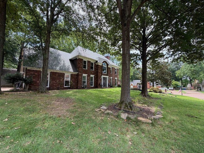 Building Photo - 2910 Foster Dale Cove