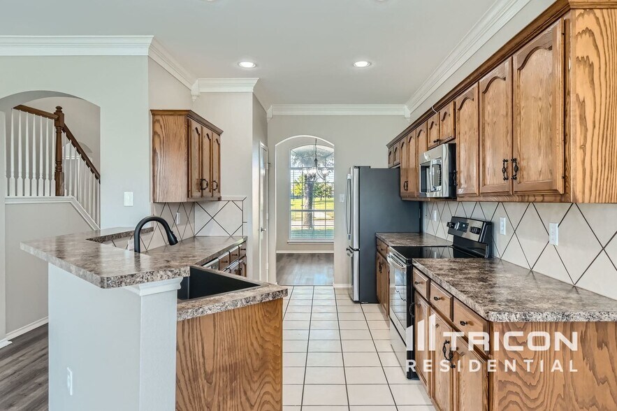Building Photo - 1216 Juniper Ln