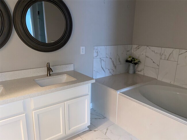 Building Photo - 2249 Waxwing Dr