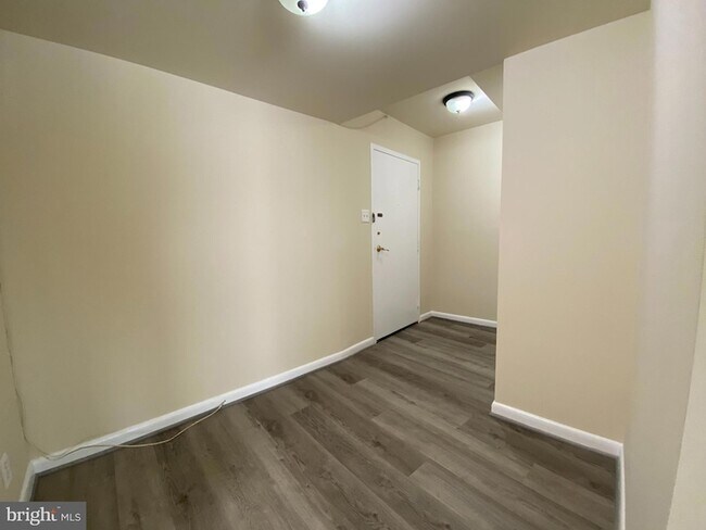 Building Photo - 301 N Beauregard St