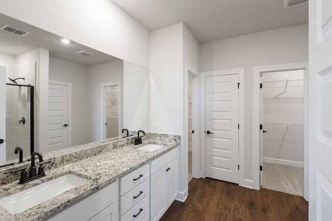 Building Photo - 501 W Luna Blue Ln