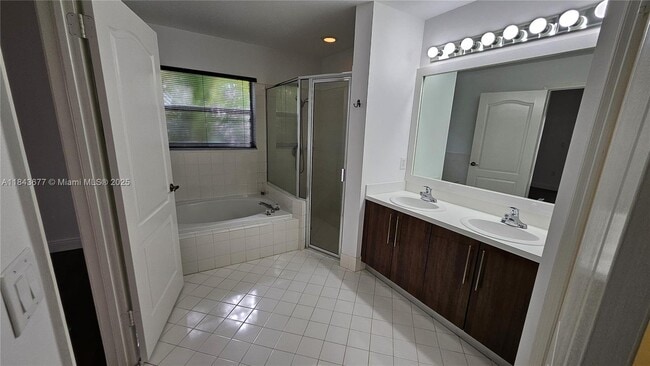 Building Photo - 5084 NW 112th Ct