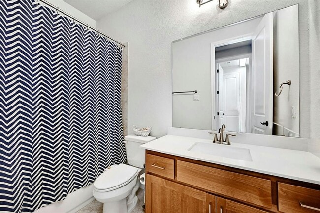 Building Photo - 204 Belford St