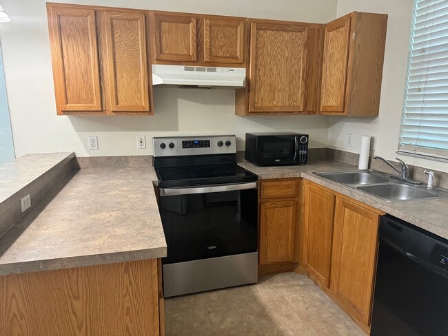 Building Photo - 3543 SW 30th Way