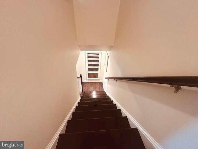 Building Photo - 1746 Beacon Ln