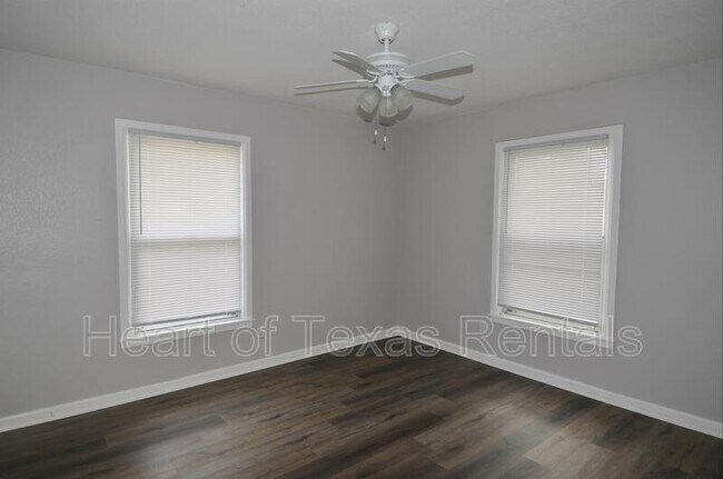 Building Photo - 2021 Travis St