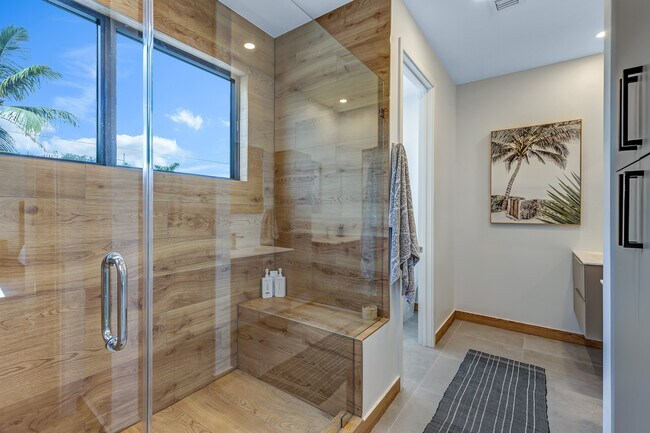 Building Photo - 704 SW 7th St