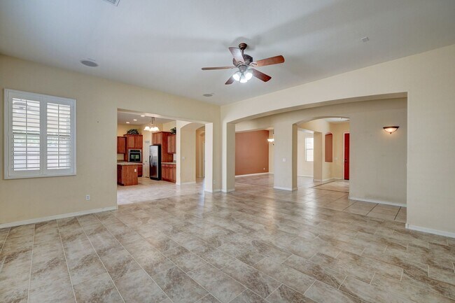 Building Photo - AVAILABLE NOW IN SHAMROCK ESTATES GILBERT!!!