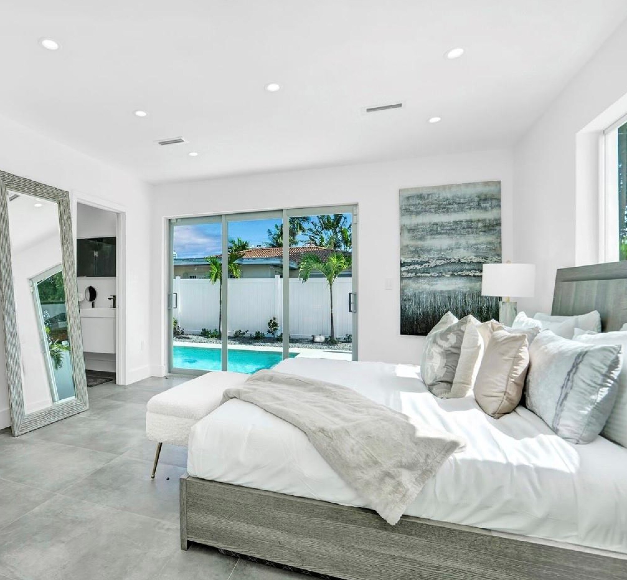 Building Photo - 7610 Bayside Ln