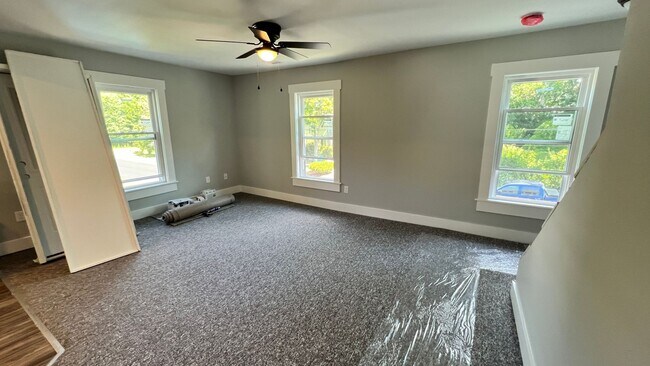 Building Photo - 24-28 Hill St