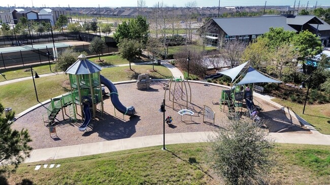 Building Photo - 30327 Tall Fescue Dr