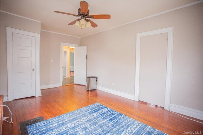 Building Photo - 249 E Walnut St