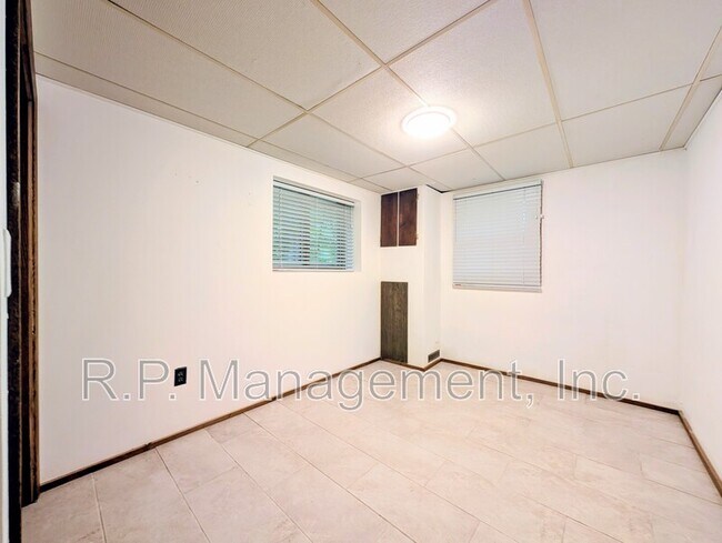 Building Photo - 15740 Pilar Rd N