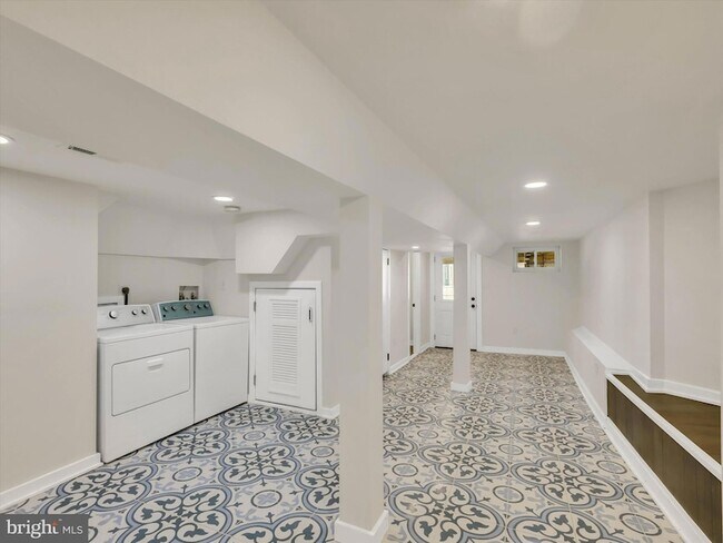 Building Photo - 4210 4th St NW