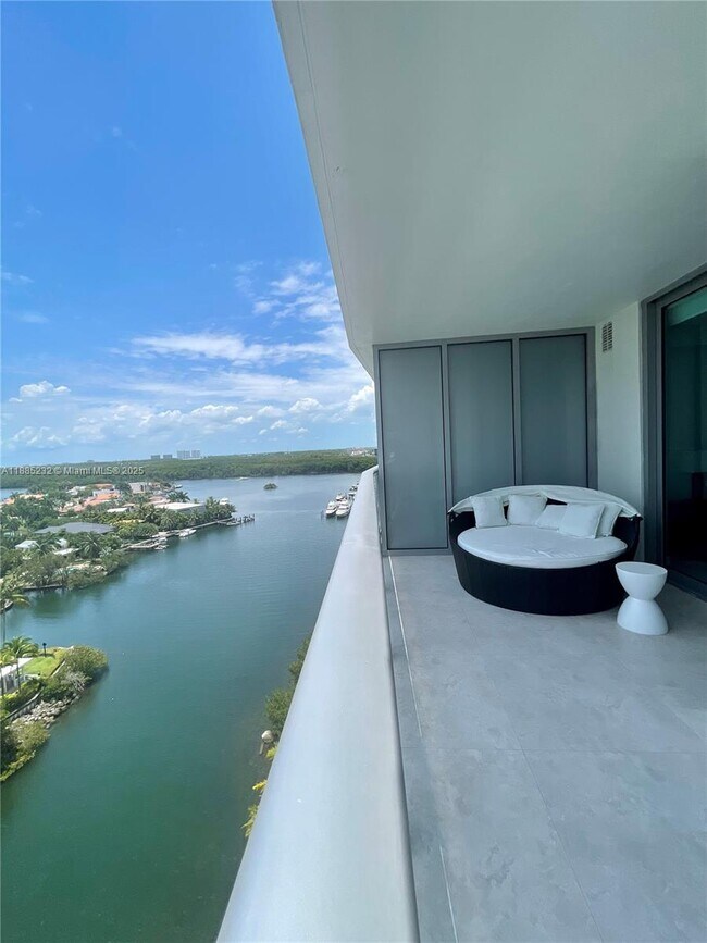 Building Photo - 300 Sunny Isles Blvd