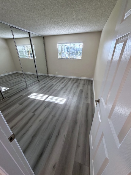 Building Photo - 931 W 19th St