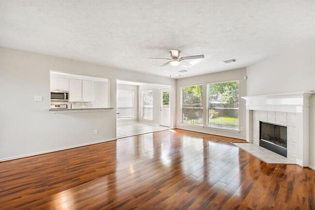 Building Photo - 55 N Queenscliff Cir
