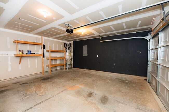 Building Photo - Beautifully 4-bedroom, 2.5-bathroom spacious 2-story home in the Reedy Fork Ranch in Greensboro