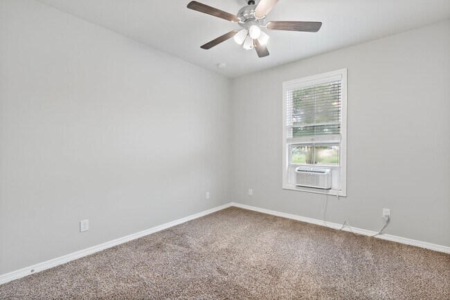 Building Photo - 4309 Nagle St
