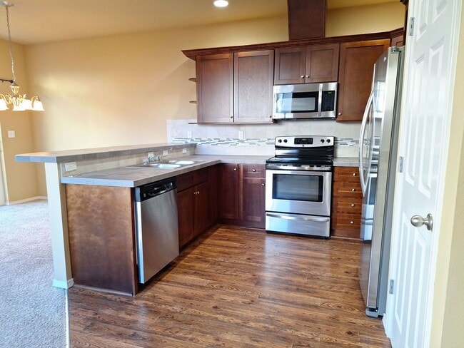 Building Photo - Central Valley Area - 2 Story Home (3Bed, 2.5 Bath)