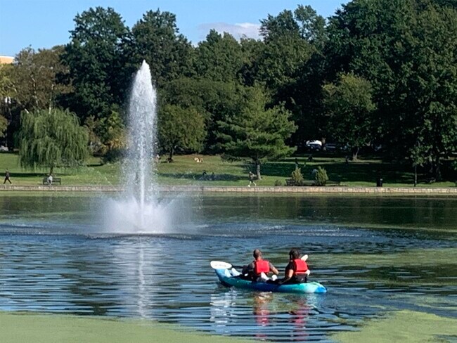 Building Photo - 517 74th St