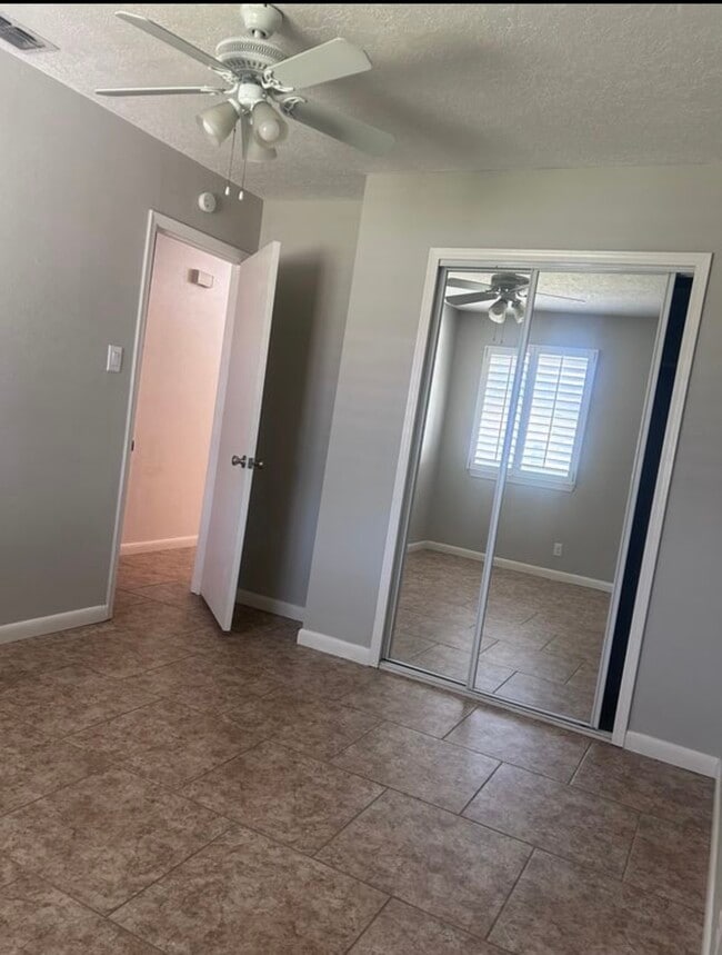 Building Photo - 4410 St Andrews Dr