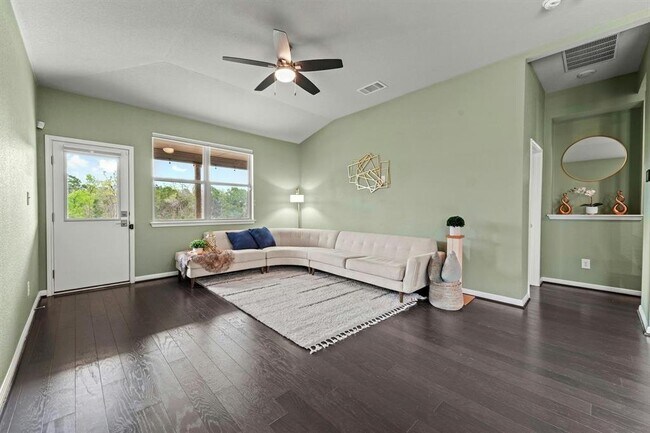 Building Photo - 416 Gabrielle Anne Dr