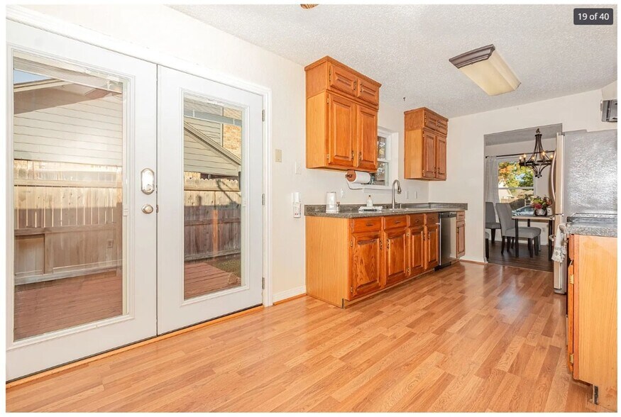 Building Photo - 404 Nita Ln