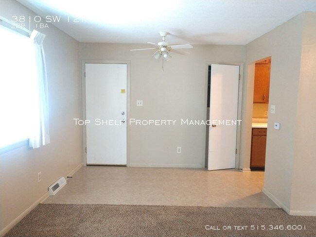 Building Photo - Duplex for rent, Garage and Basement!