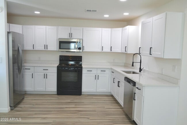 Building Photo - 44 N Mountain Rd