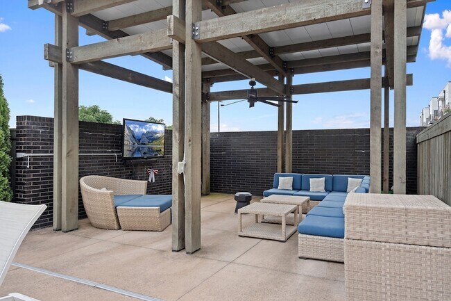 Building Photo - 1638 54th Ave N