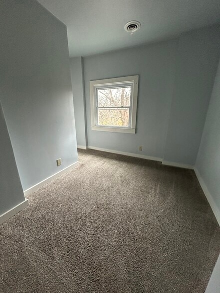 Building Photo - 2071 Tulpehocken Rd