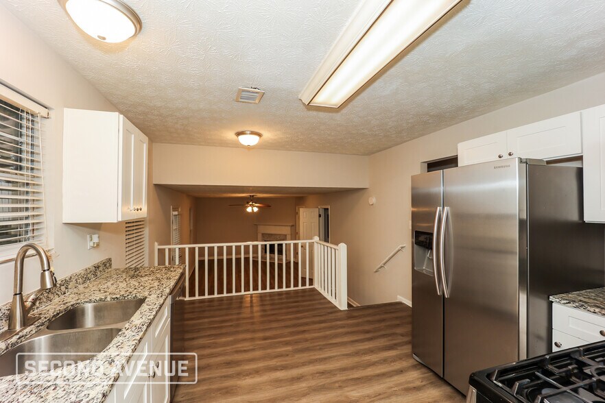 Building Photo - 6614 Rebecca Lou Ln