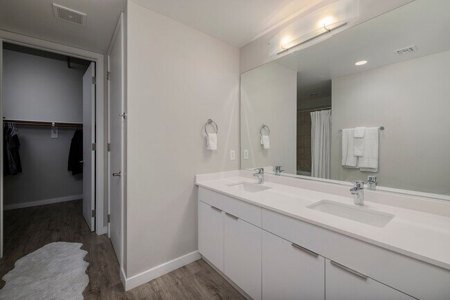 Building Photo - FULLY FURNISHED - JUHL - 2 BEDROOM 2 BATH WITH 2 PARKING SPACES