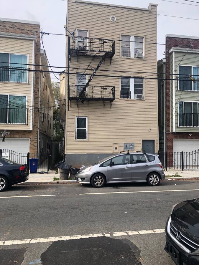 Building Photo - 495 S 18th St