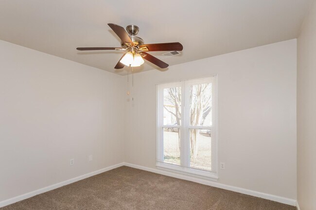 Building Photo - 4709 Valene Cir