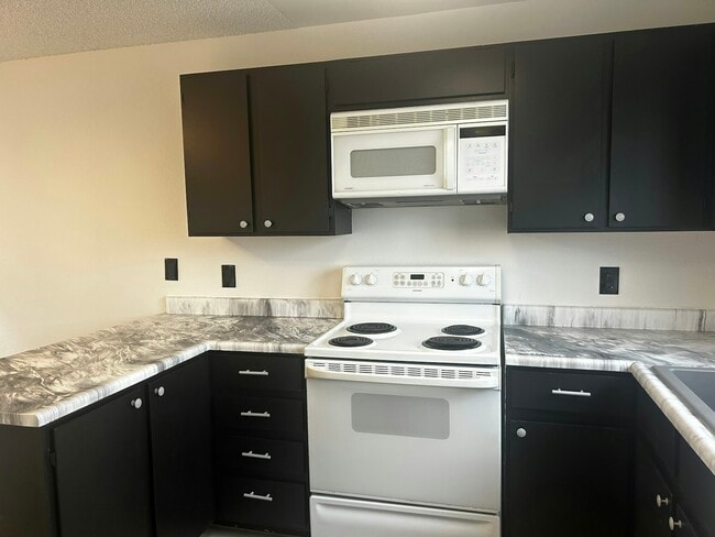 Building Photo - 2715 W 86th Ave