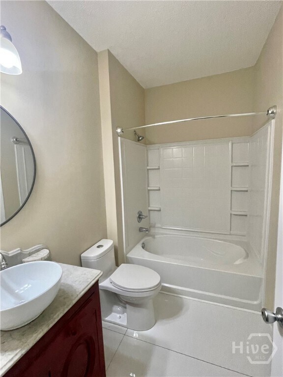 Building Photo - 2207 Walden Park Dr