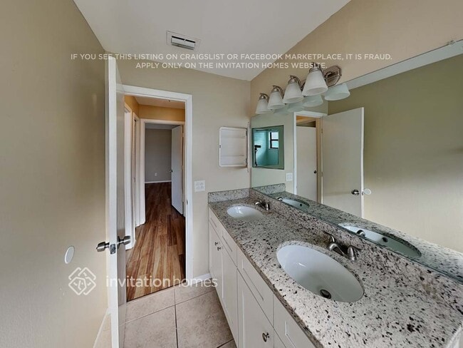 Building Photo - 2206 Fairmont Cir