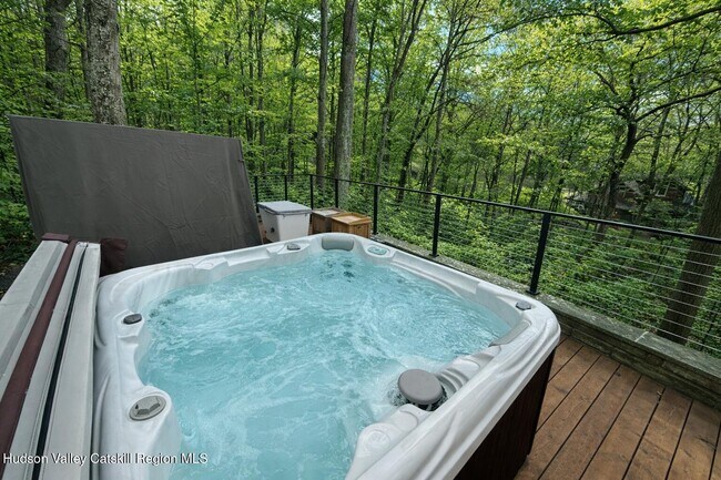 Building Photo - 26 Webster Rd