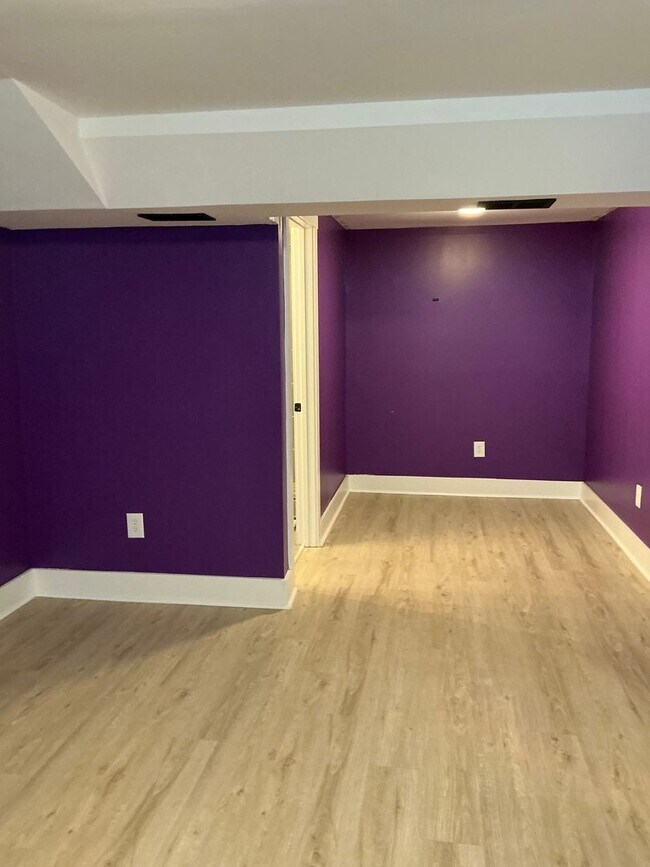 Building Photo - 915 Shearor St