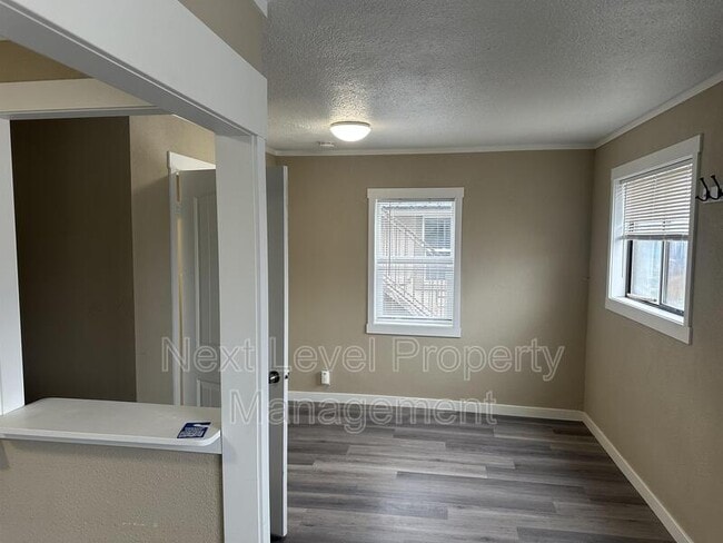 Building Photo - 1263 US-2