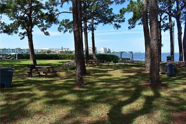 Building Photo - 2700 Bayshore Blvd