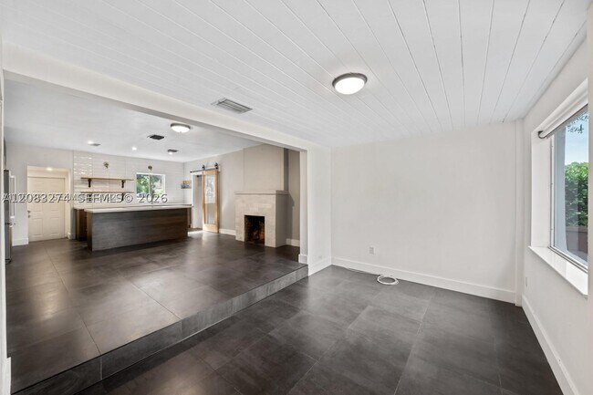 Building Photo - 534 NW 50th St