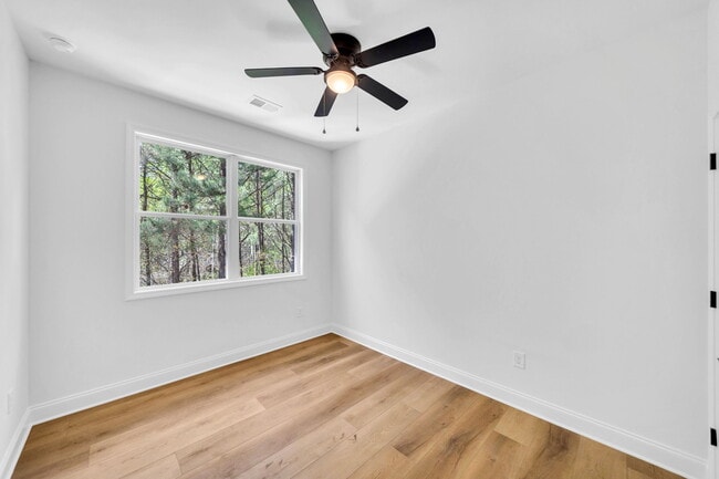 Building Photo - 207 Riverstone Commons Cir
