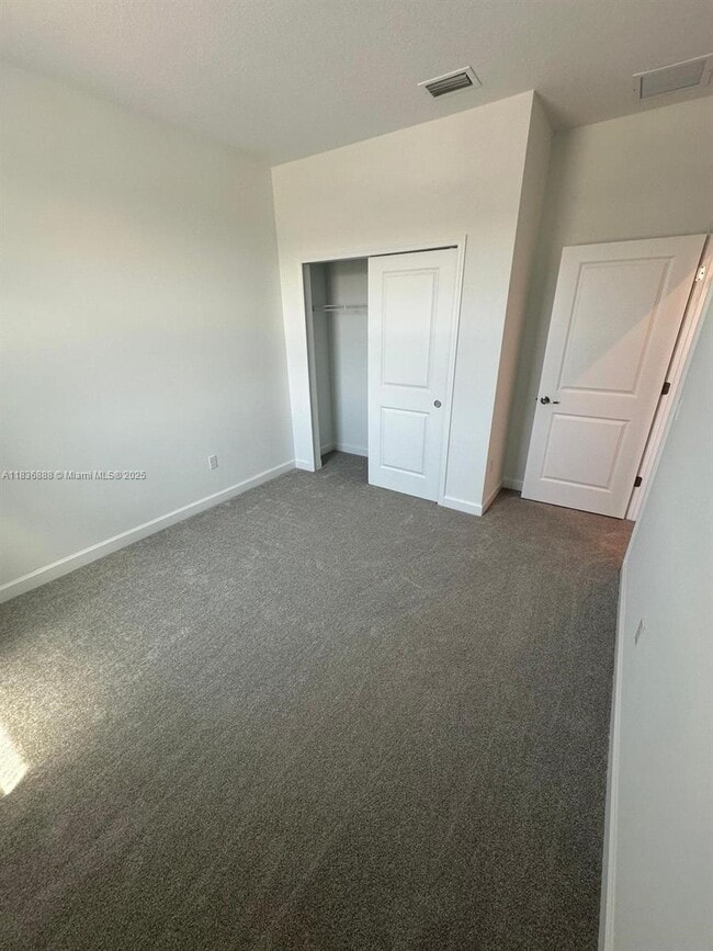 Building Photo - 14051 SW Thorens Dr