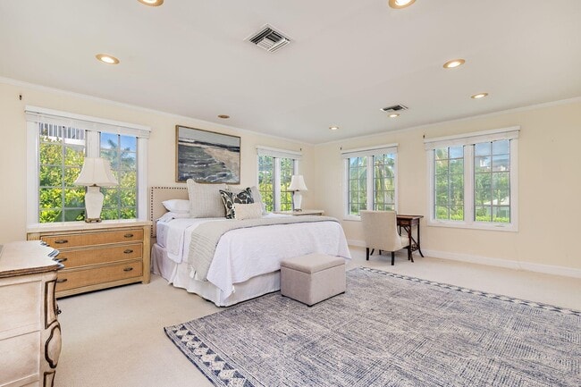 Building Photo - 155 Peruvian Ave