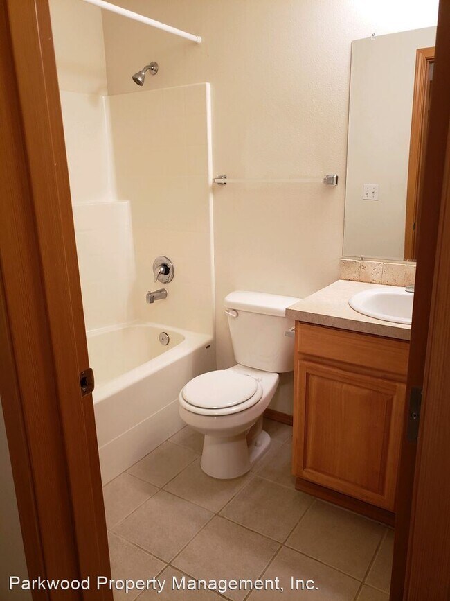 Building Photo - 1609 E 68th St